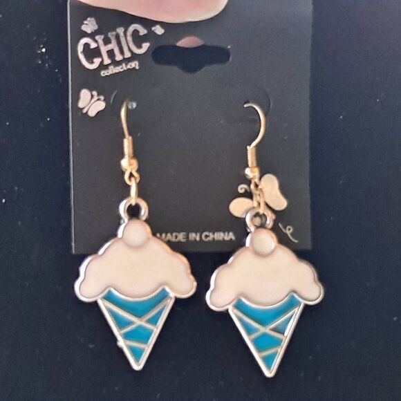 8 pairs Ice Cream Cone Earrings NWT - Picture 1 of 8